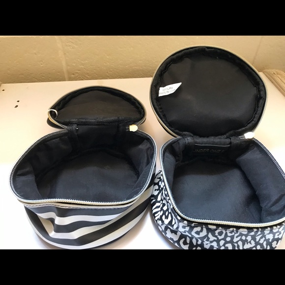 🔥3 MAKEUP BAGS🔥 - Picture 6 of 8